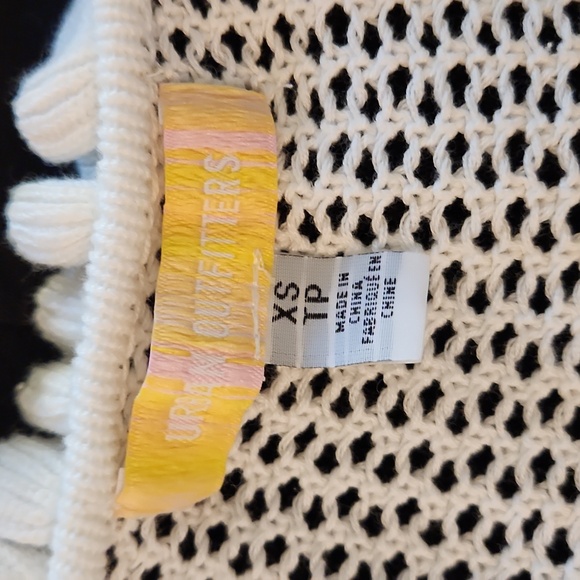 Bundle- 4 Sweet Outfit Pieces - Picture 10 of 16